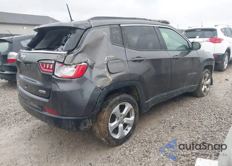 2018 Jeep Compass Latitude 4X4 z USA, uszkodzony, nr VIN 3C4NJDBB8JT162746